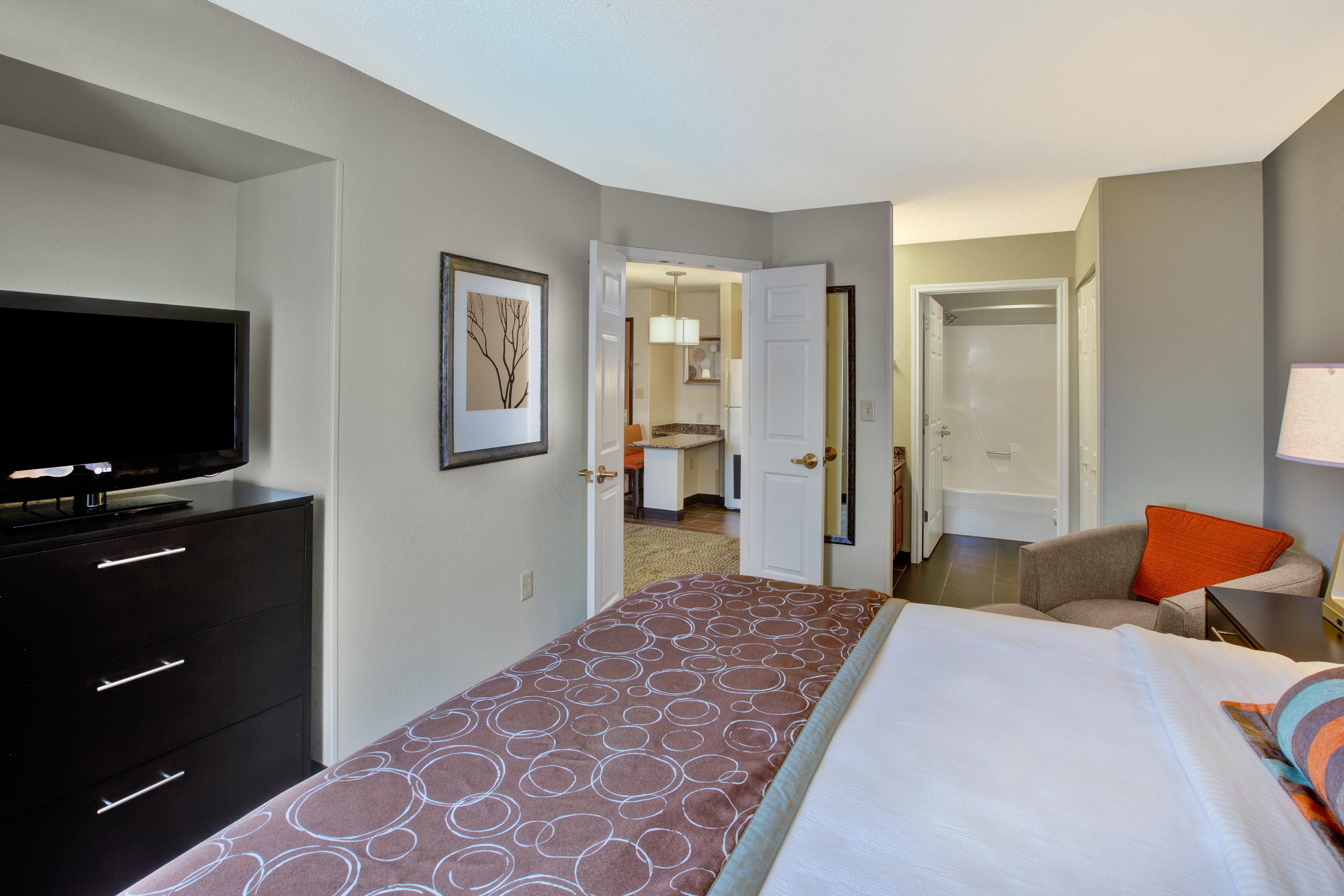 Staybridge Suites Louisville - East By Ihg Eksteriør billede