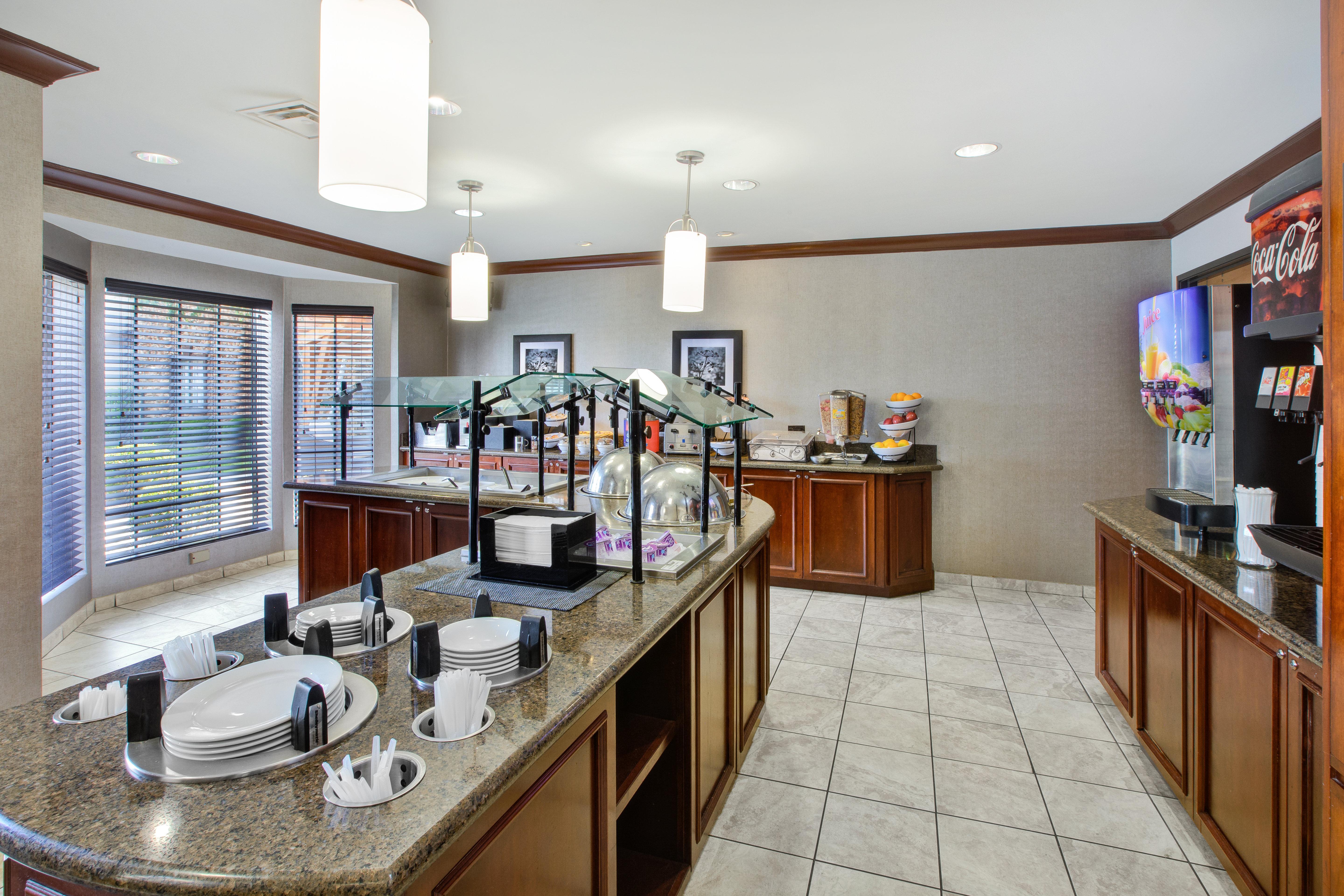 Staybridge Suites Louisville - East By Ihg Eksteriør billede