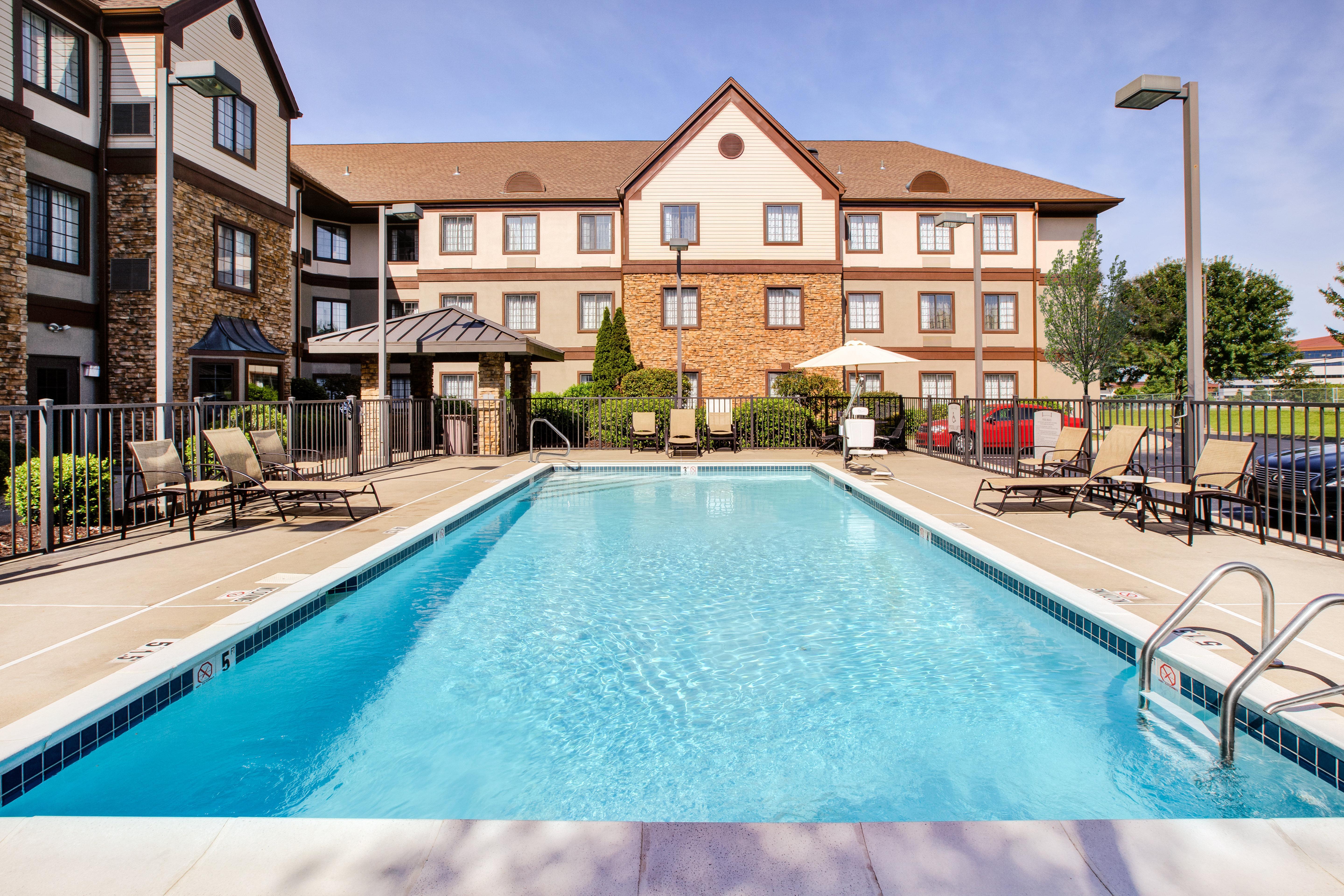 Staybridge Suites Louisville - East By Ihg Eksteriør billede