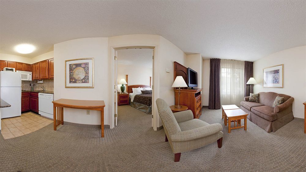 Staybridge Suites Louisville - East By Ihg Eksteriør billede