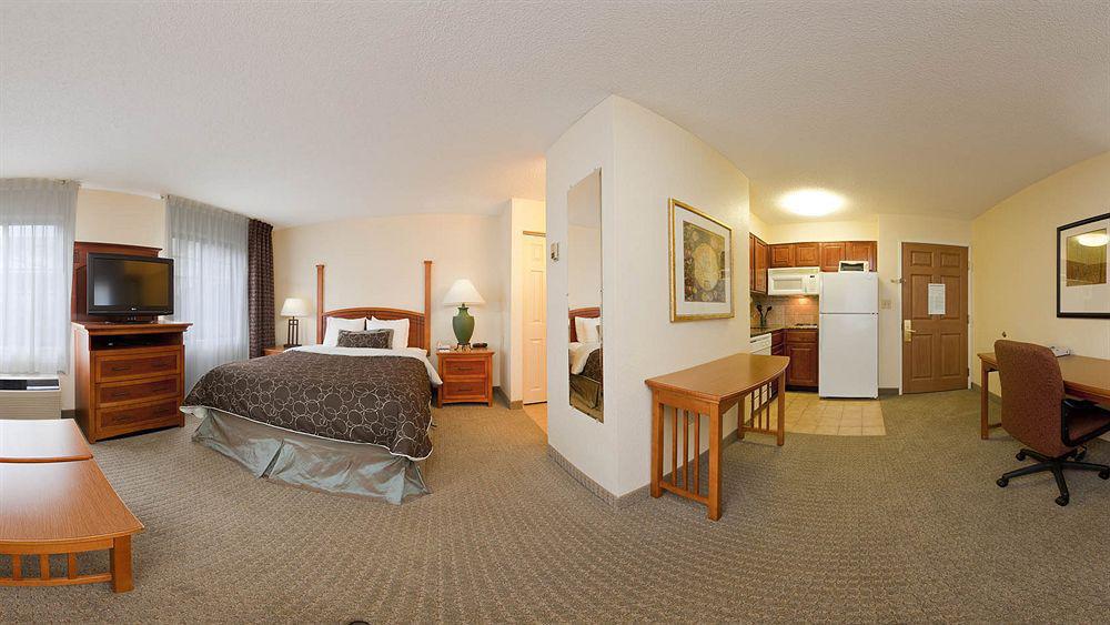 Staybridge Suites Louisville - East By Ihg Eksteriør billede