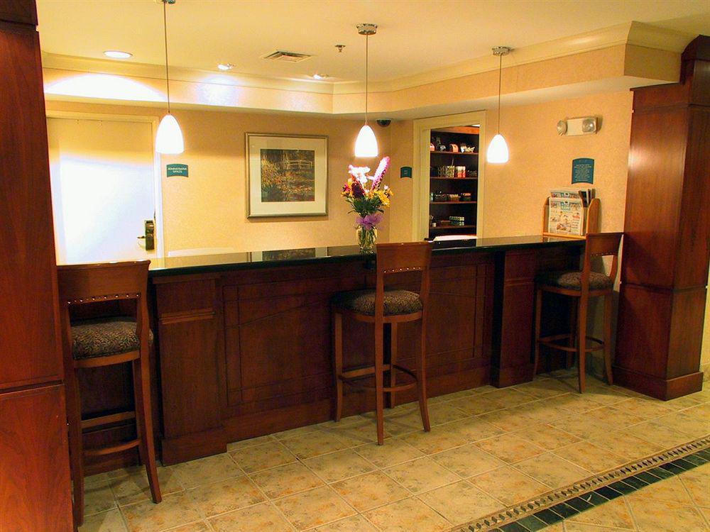 Staybridge Suites Louisville - East By Ihg Restaurant billede